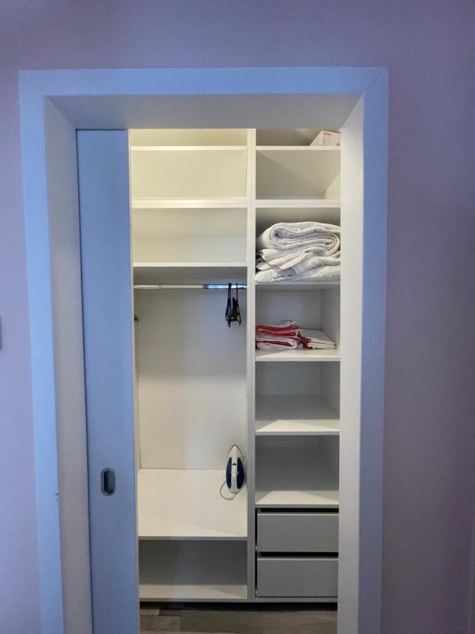 Soho Apartment Fagaras - 1 Bedroom & Extensible Couch Kültér fotó